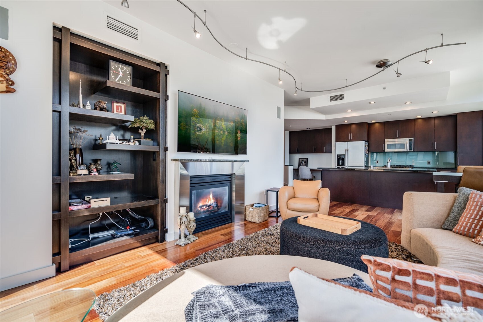 910 Lenora Street, Unit S1203 Seattle, WA 98121 - Photo 15 of 38