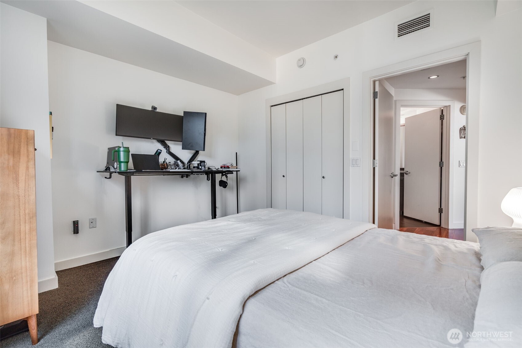 910 Lenora Street, Unit S1203 Seattle, WA 98121 - Photo 18 of 38