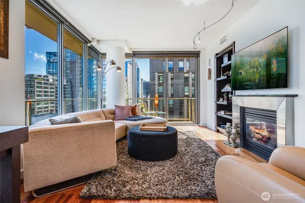$3,100 | 910 Lenora Street, Unit S1203, Seattle, WA 98121