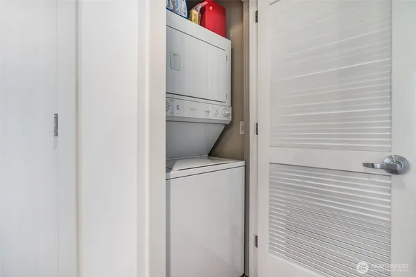 $3,100 | 910 Lenora Street, Unit S1203, Seattle, WA 98121