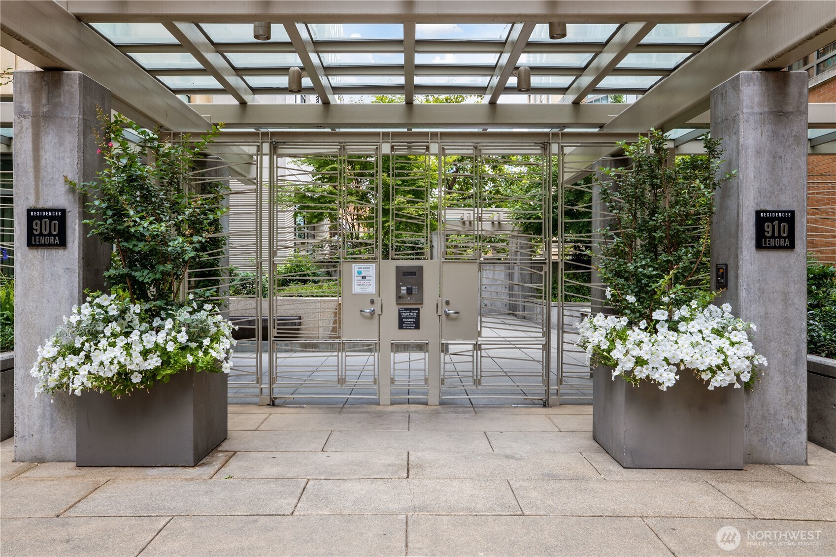 910 Lenora Street, Unit S1203 Seattle, WA 98121 - Photo 30 of 38