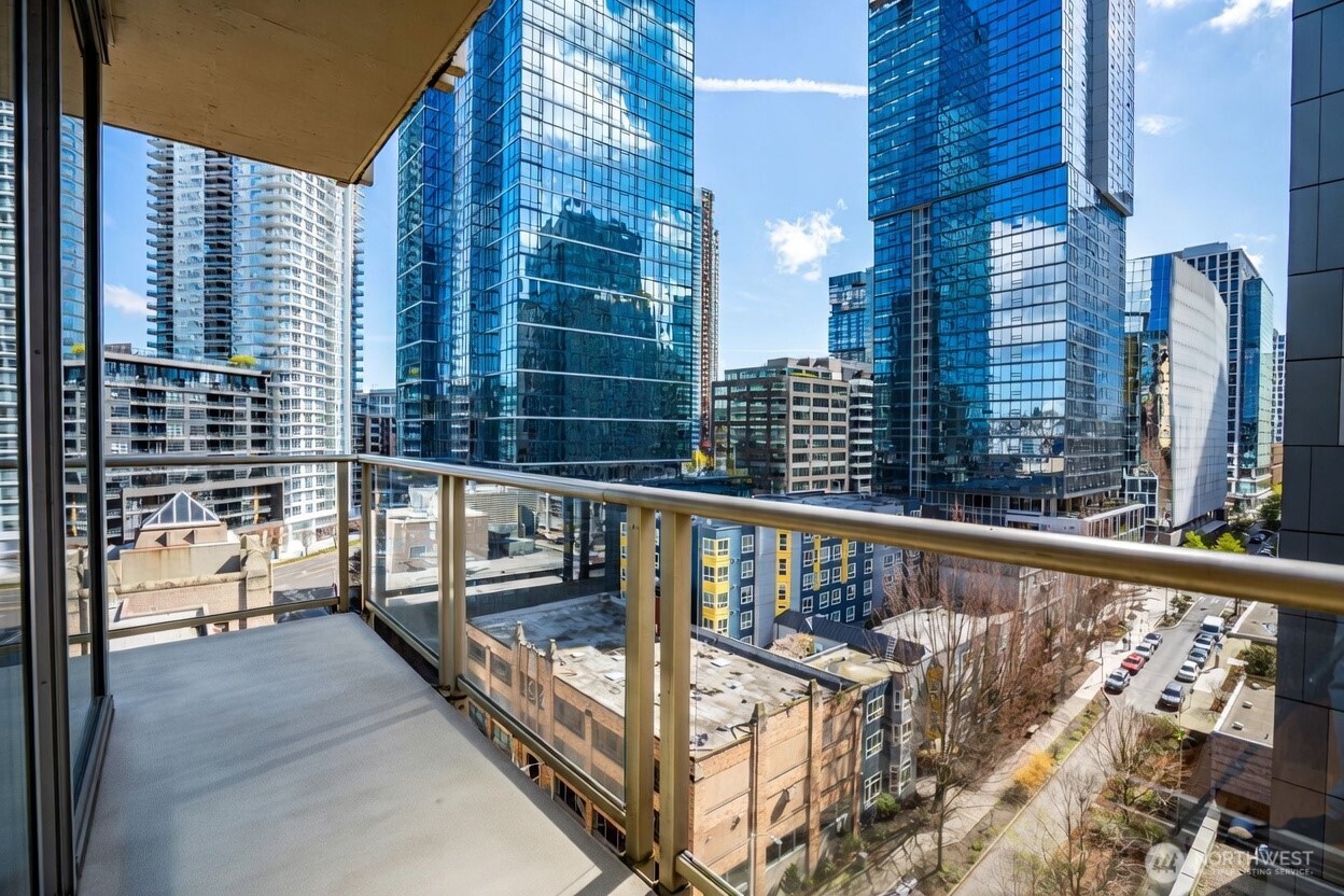 910 Lenora Street, Unit S1203 Seattle, WA 98121 - Photo 6 of 38