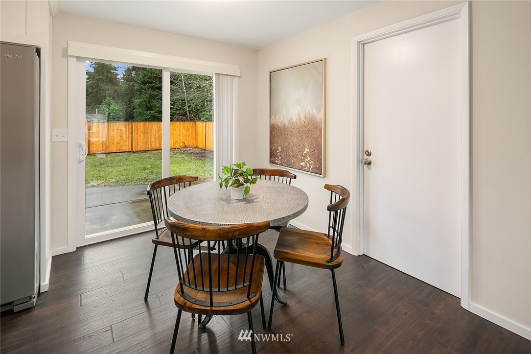 2511 Northeast 9th Place Renton, WA 98056 - Photo 7 of 18