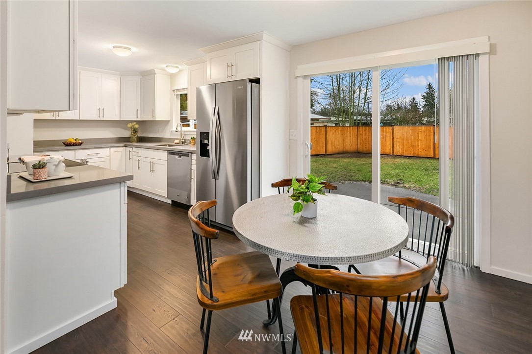 2511 Northeast 9th Place Renton, WA 98056 - Photo 8 of 18