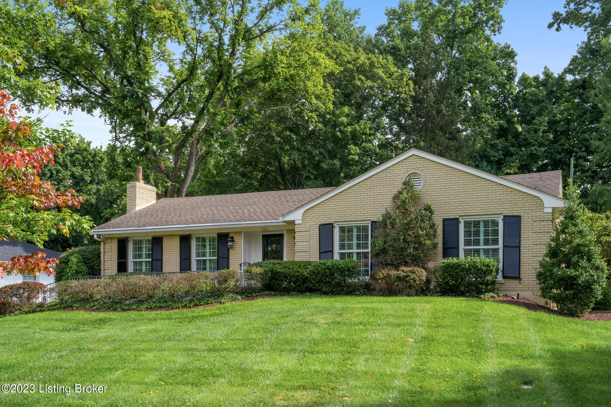 209 Choctaw Road Louisville, KY 40207 - Photo 2 of 44 209 Choctaw Rd-2