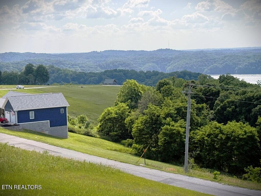 82 Mallard Road Celina, TN 38551 - Photo 2 of 21 244547_2