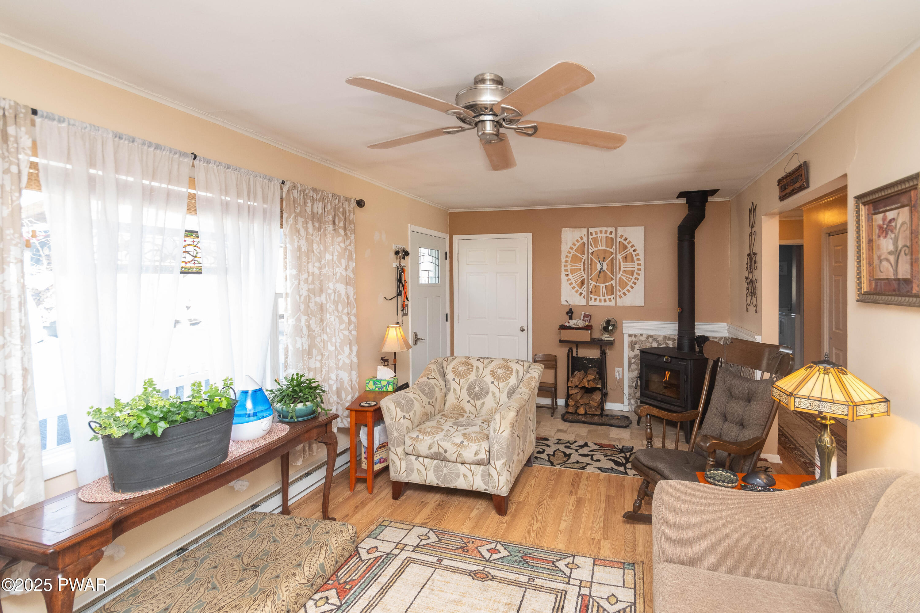134 Hay Road Milford, PA 18337 - Photo 14 of 42 Living