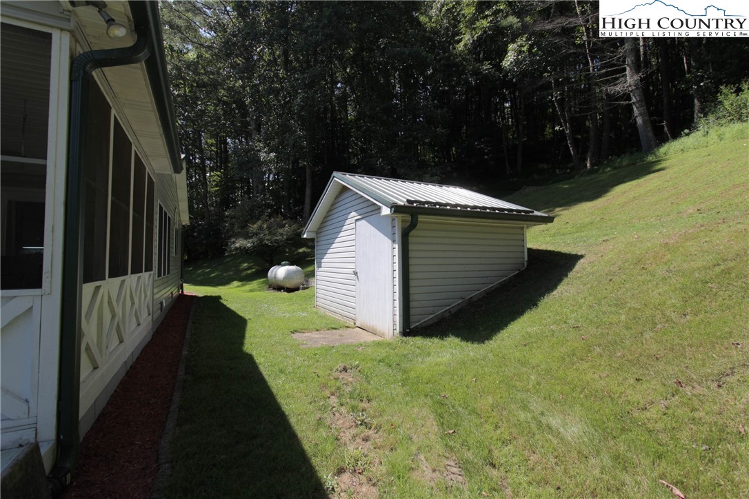 581 North Fork New River Road Lansing, NC 28643 - Photo 17 of 44