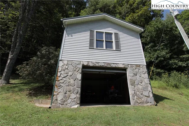 $625,000 | 581 North Fork New River Road, Lansing, NC 28643