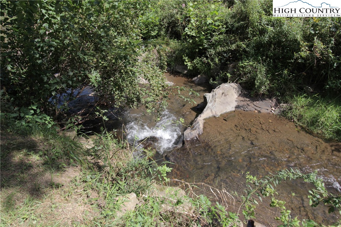 581 North Fork New River Road Lansing, NC 28643 - Photo 3 of 44