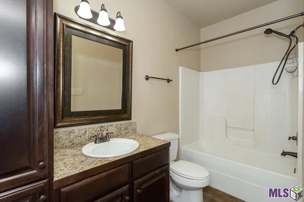 $1,455 | 888 South Kenilworth Parkway, Unit 3F, Baton Rouge, LA 70820