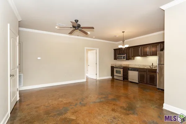 $1,455 | 888 South Kenilworth Parkway, Unit 3F, Baton Rouge, LA 70820