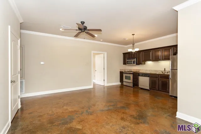 $1,455 | 888 South Kenilworth Parkway, Unit 3F, Baton Rouge, LA 70820