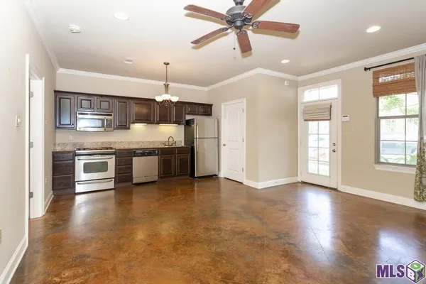 $1,455 | 888 South Kenilworth Parkway, Unit 3F, Baton Rouge, LA 70820