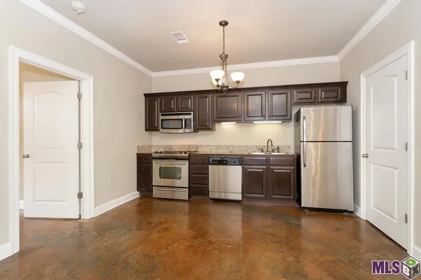 $1,455 | 888 South Kenilworth Parkway, Unit 3F, Baton Rouge, LA 70820