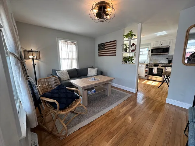 $1,900 | 219 Purgatory Road, Middletown, RI 02842