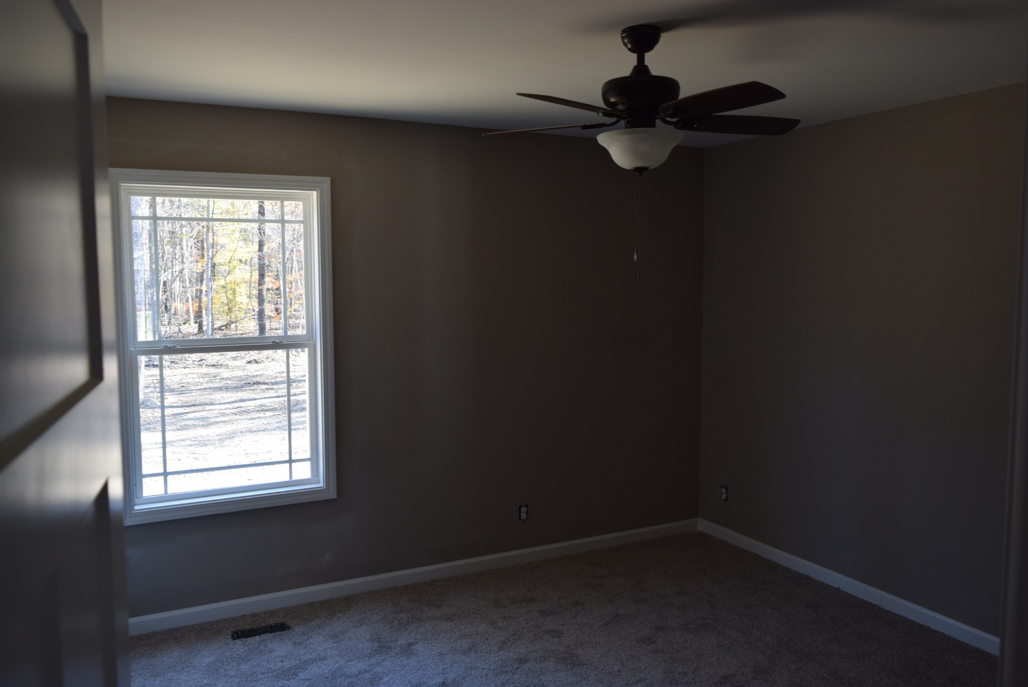 487 Ballard Road Manchester, TN 37355 - Photo 7 of 8 an empty room with a window