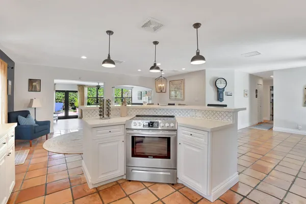 $7,600 | 801 Southwest 5th Street, Boca Raton, FL 33486