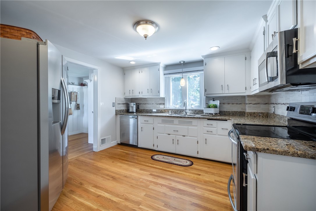 61 Knowles Drive Warwick, RI 02888 - Photo 11 of 43