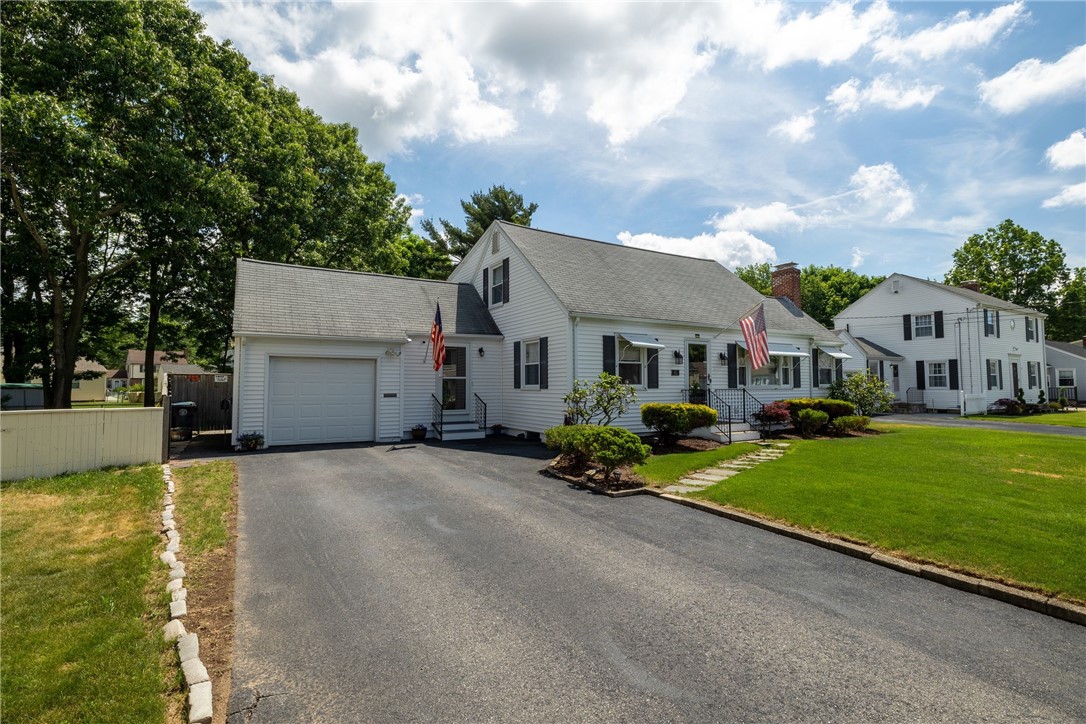 61 Knowles Drive Warwick, RI 02888 - Photo 3 of 43
