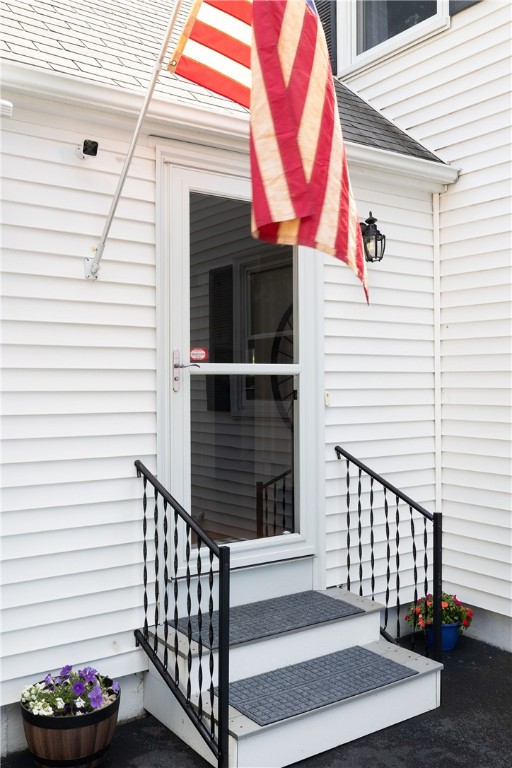 61 Knowles Drive Warwick, RI 02888 - Photo 4 of 43 Side entry to awesome mudroom/entryway