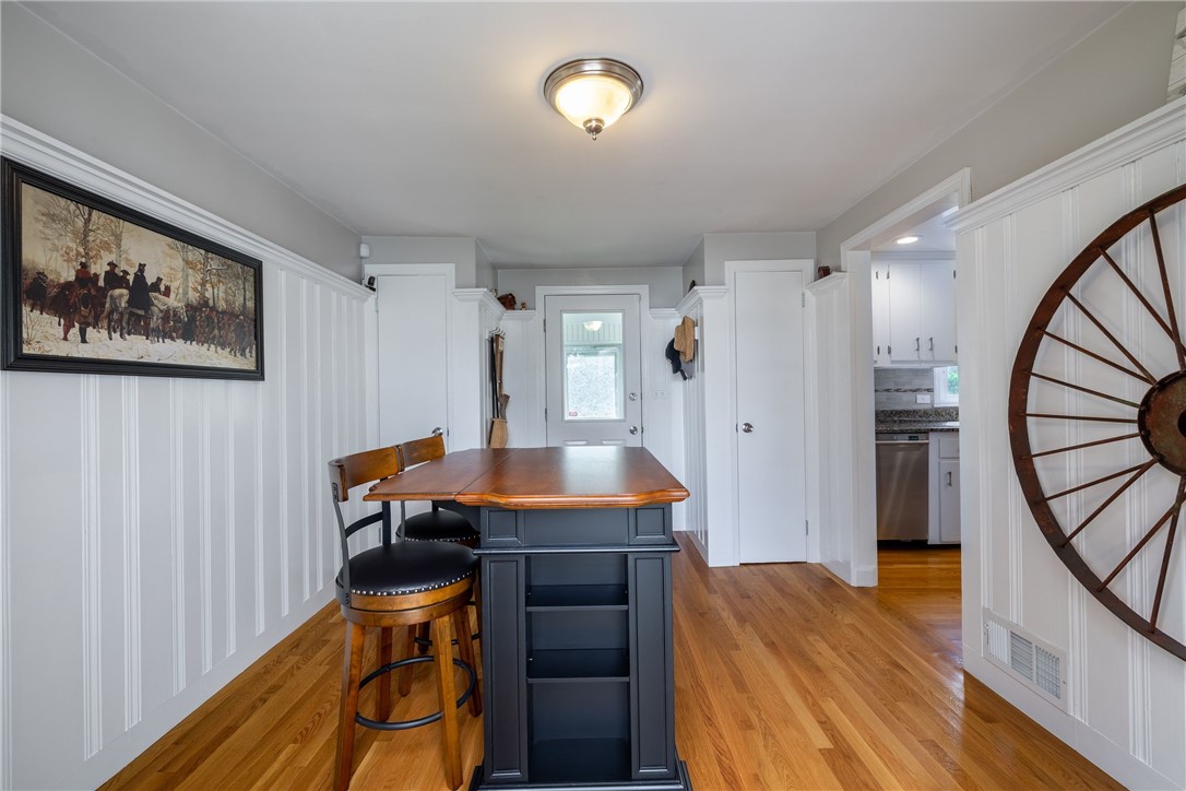 61 Knowles Drive Warwick, RI 02888 - Photo 6 of 43 Mudroom/entryway