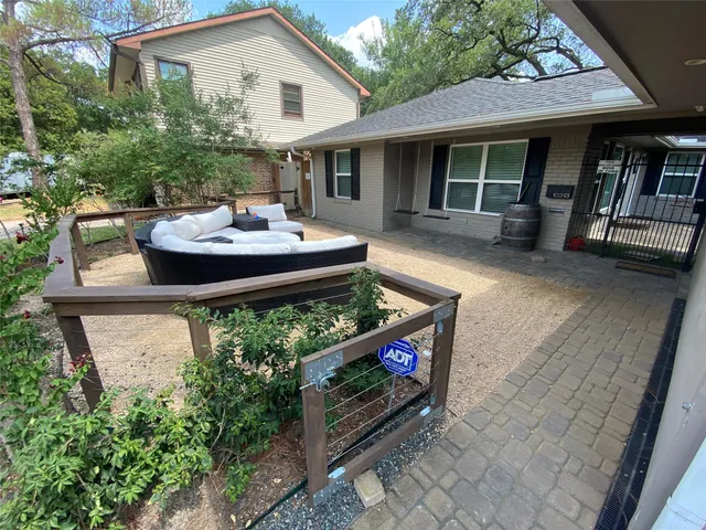 $2,800 | 10313 Shadow Oaks Drive, Houston, TX 77043