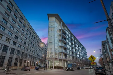 $350,000 | 845 North Kingsbury Street, Unit 211, Chicago, IL 60610