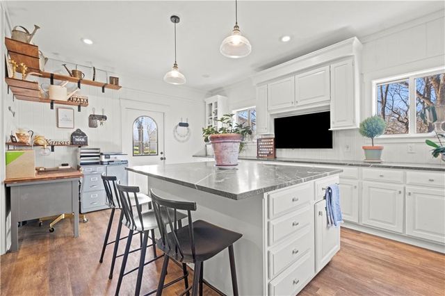 $2,600,000 | 11250 West 191st Street, Overland Park, KS 66083