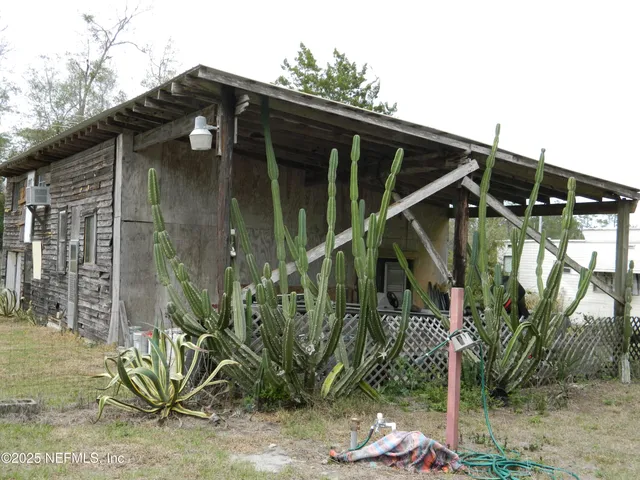 $165,000 | 250 Old Highway 17, Pomona Park, FL 32181