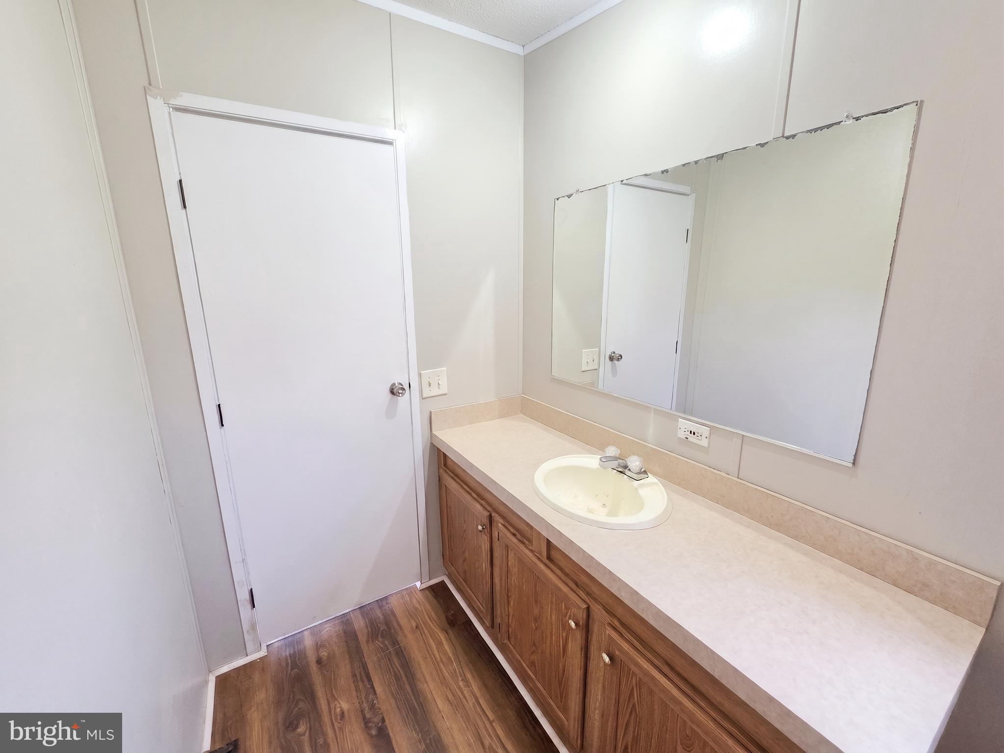 701 Cassel Road, Unit 105 Manchester, PA 17345 - Photo 13 of 24 primary bathroom