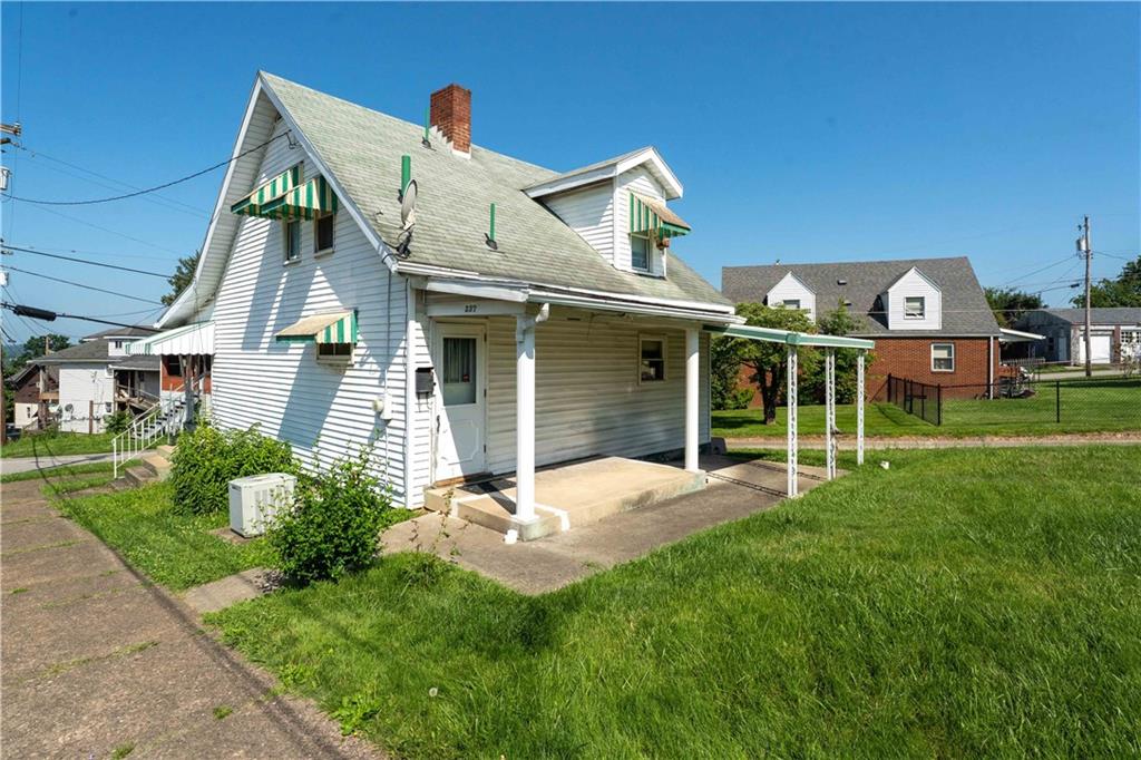 237 Cleveland Avenue Uniontown, PA 15401 - Photo 3 of 28 Gallery Image 3