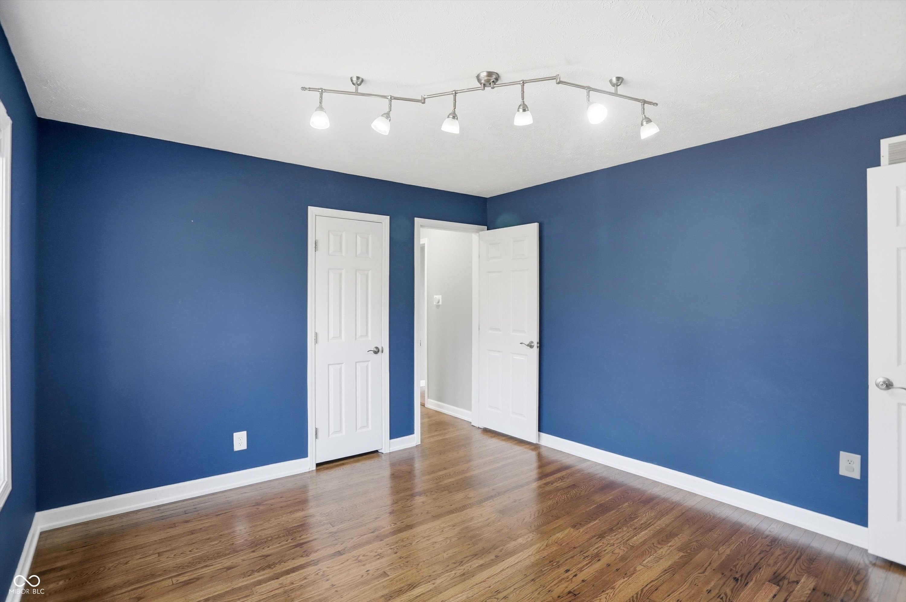 7026 Spring Mill Road Indianapolis, IN 46260 - Photo 39 of 48