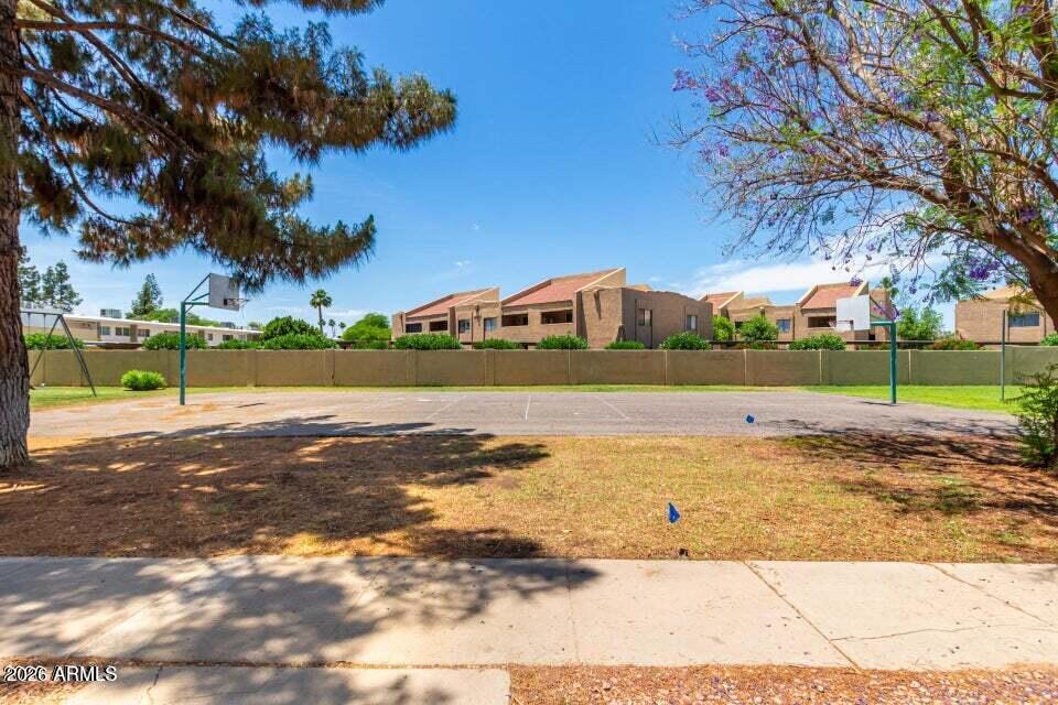 825 North Hayden Road, Unit C205 Scottsdale, AZ 85257 - Photo 18 of 22 SPORT COURT