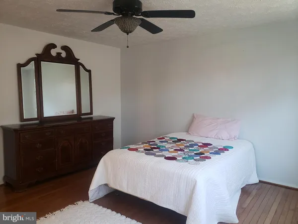 $2,900 | 7341 Golden Horseshoe Court, Springfield, VA 22153