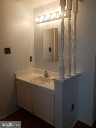 $2,900 | 7341 Golden Horseshoe Court, Springfield, VA 22153