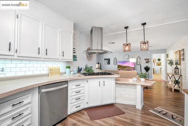 a view of outdoor space yard and entertaining space