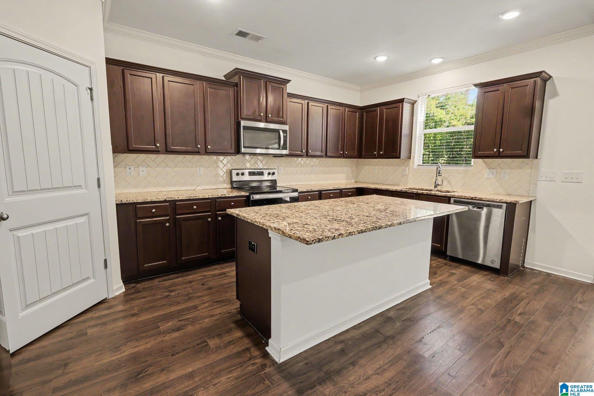 1056 Timberline Ridge Calera, AL 35040 - Photo 8 of 44 Gallery Image 8