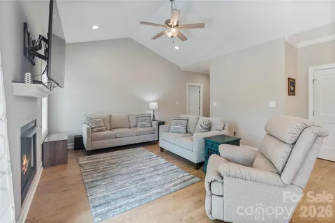 $429,900 | 4944 Southview Drive, Hickory, NC 28602