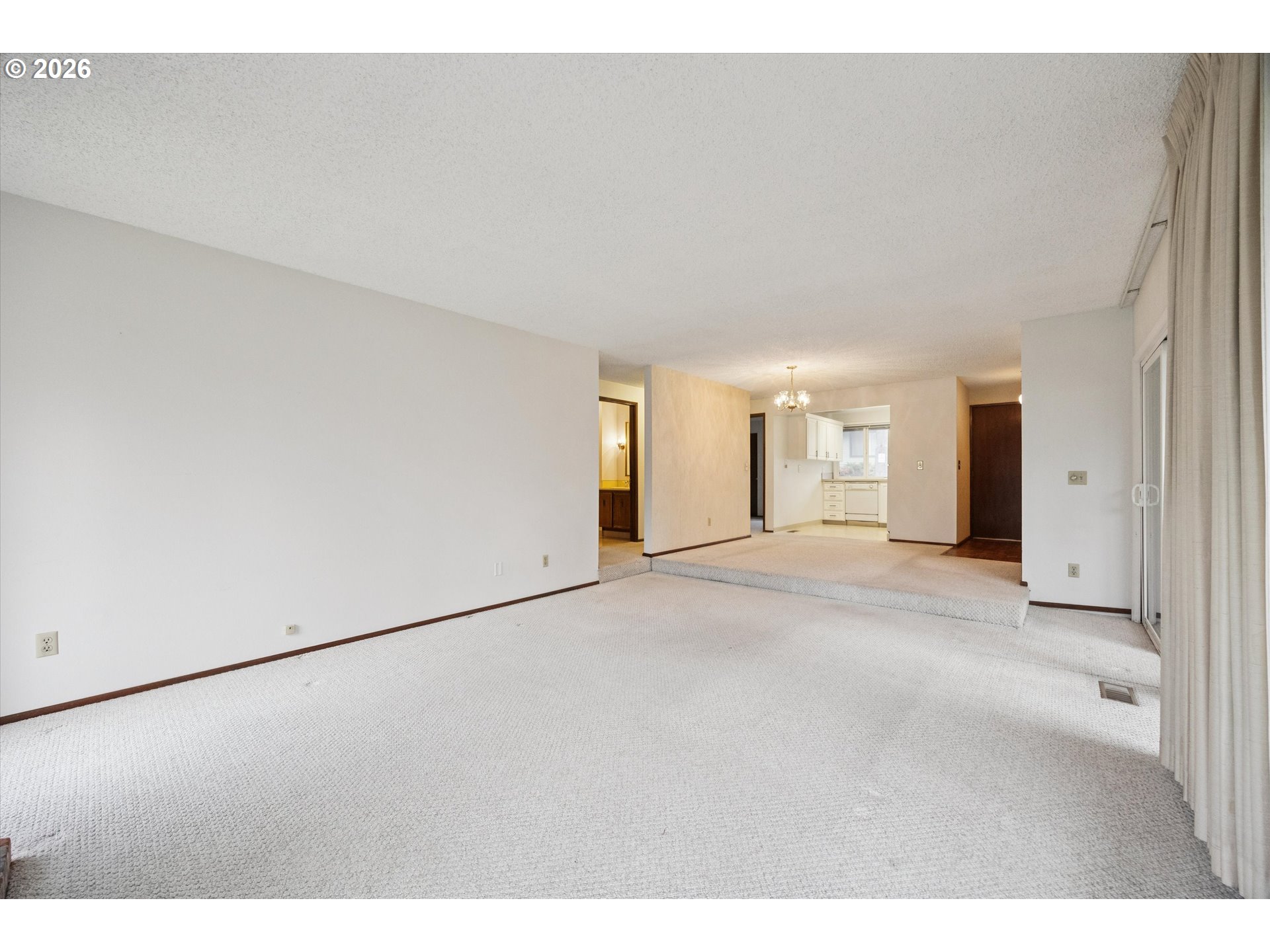 15116 Southwest Trillium Lane Beaverton, OR 97007 - Photo 7 of 30 Living Room/Dining Room