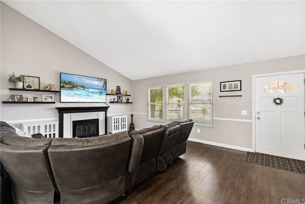 9150 Coral Tree Lane Riverside, CA 92503 - Photo 3 of 22 Gallery Image 3