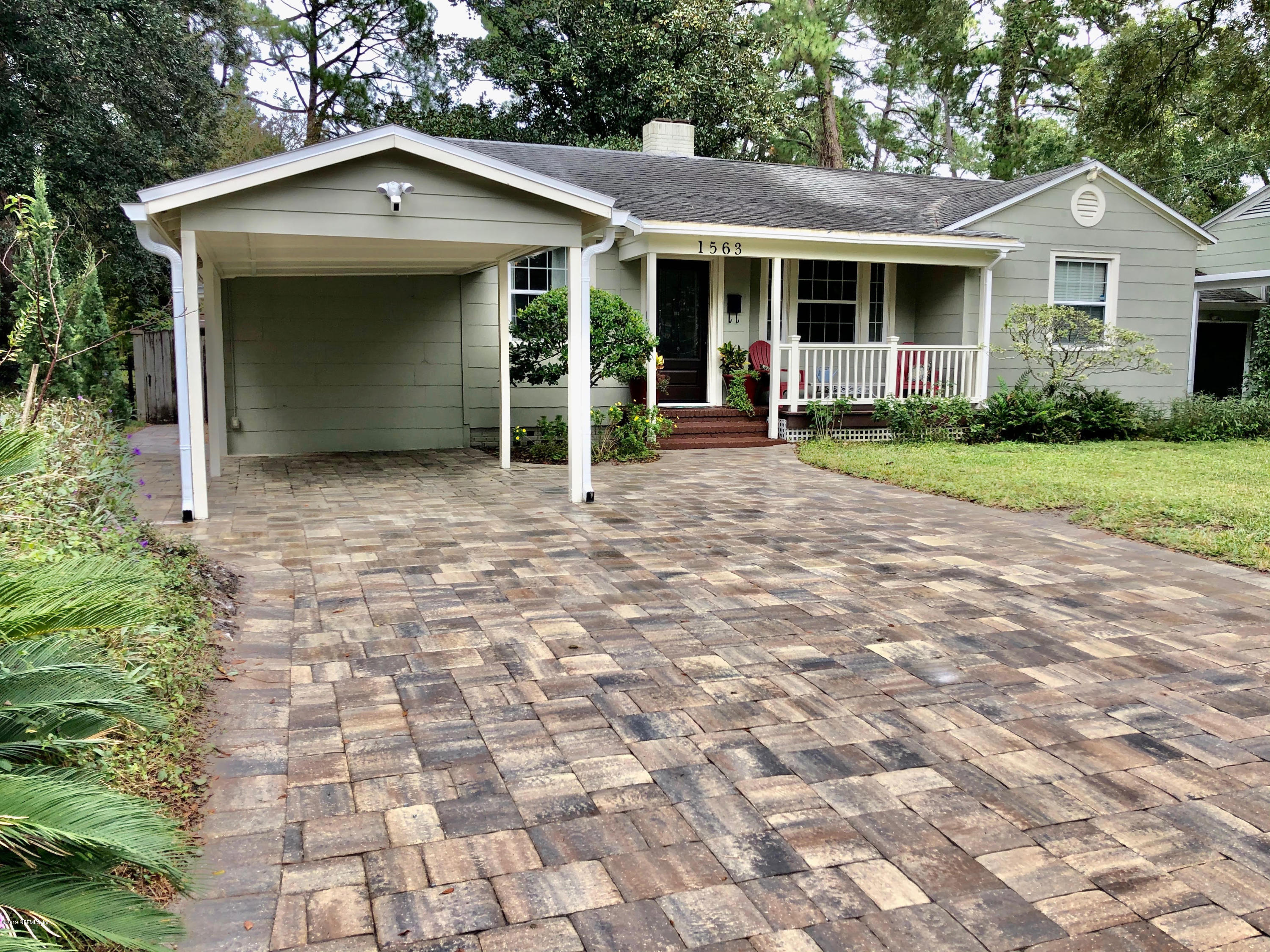1563 Charon Road Jacksonville, FL 32205 - Photo 2 of 58 Front of home