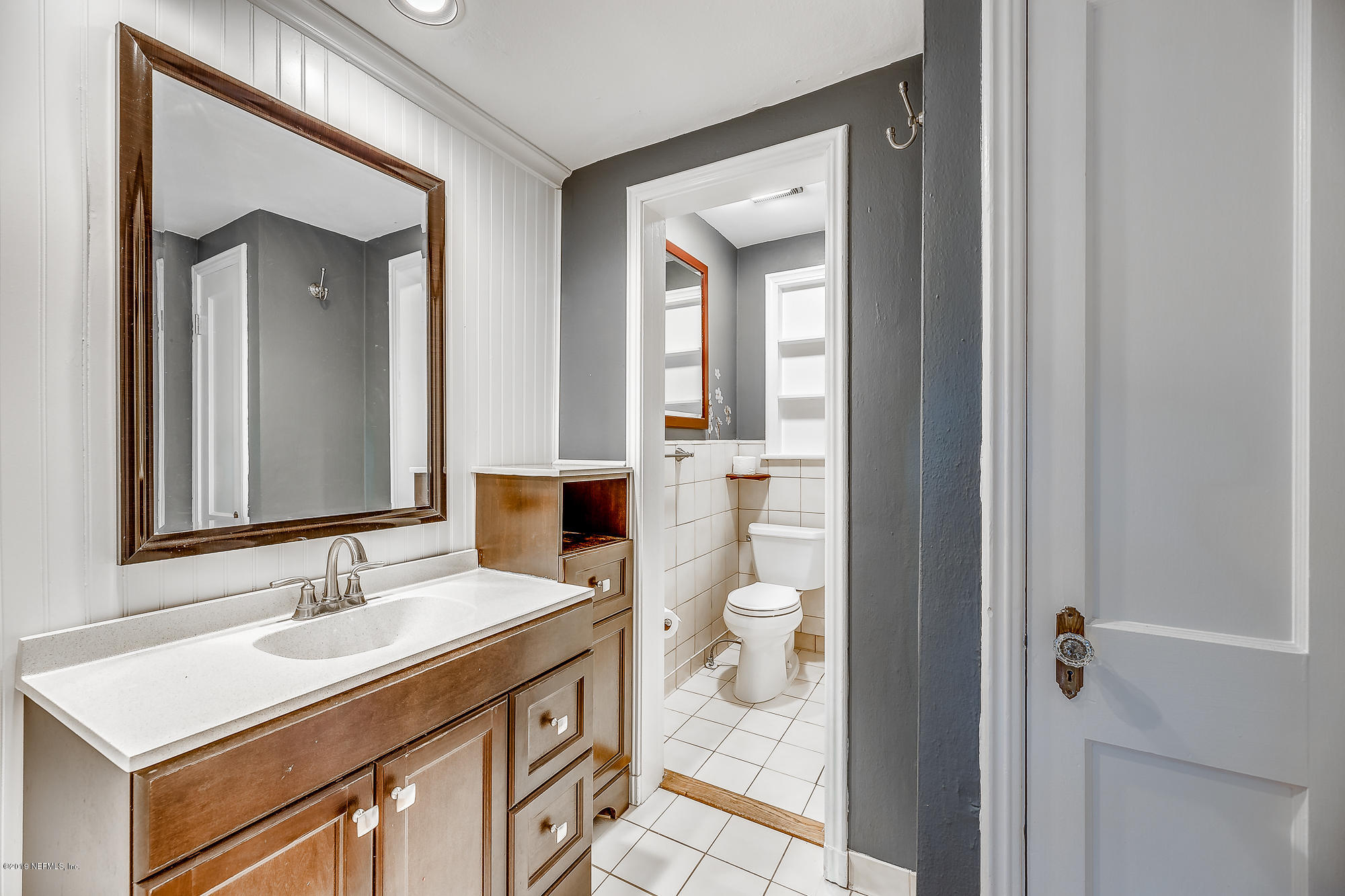 1563 Charon Road Jacksonville, FL 32205 - Photo 35 of 58 Hall bath