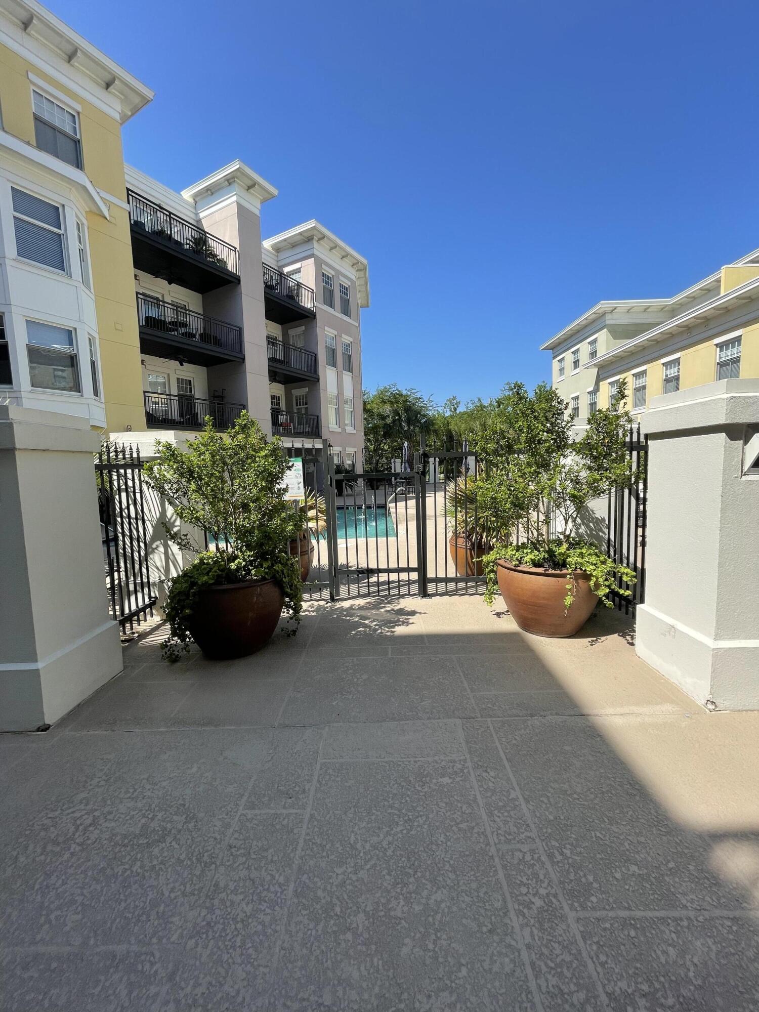 498 Albemarle Road, Unit 201 Charleston, SC 29407 - Photo 37 of 38 DB569450-164E-4C87-8145-DBCD43F7AE74