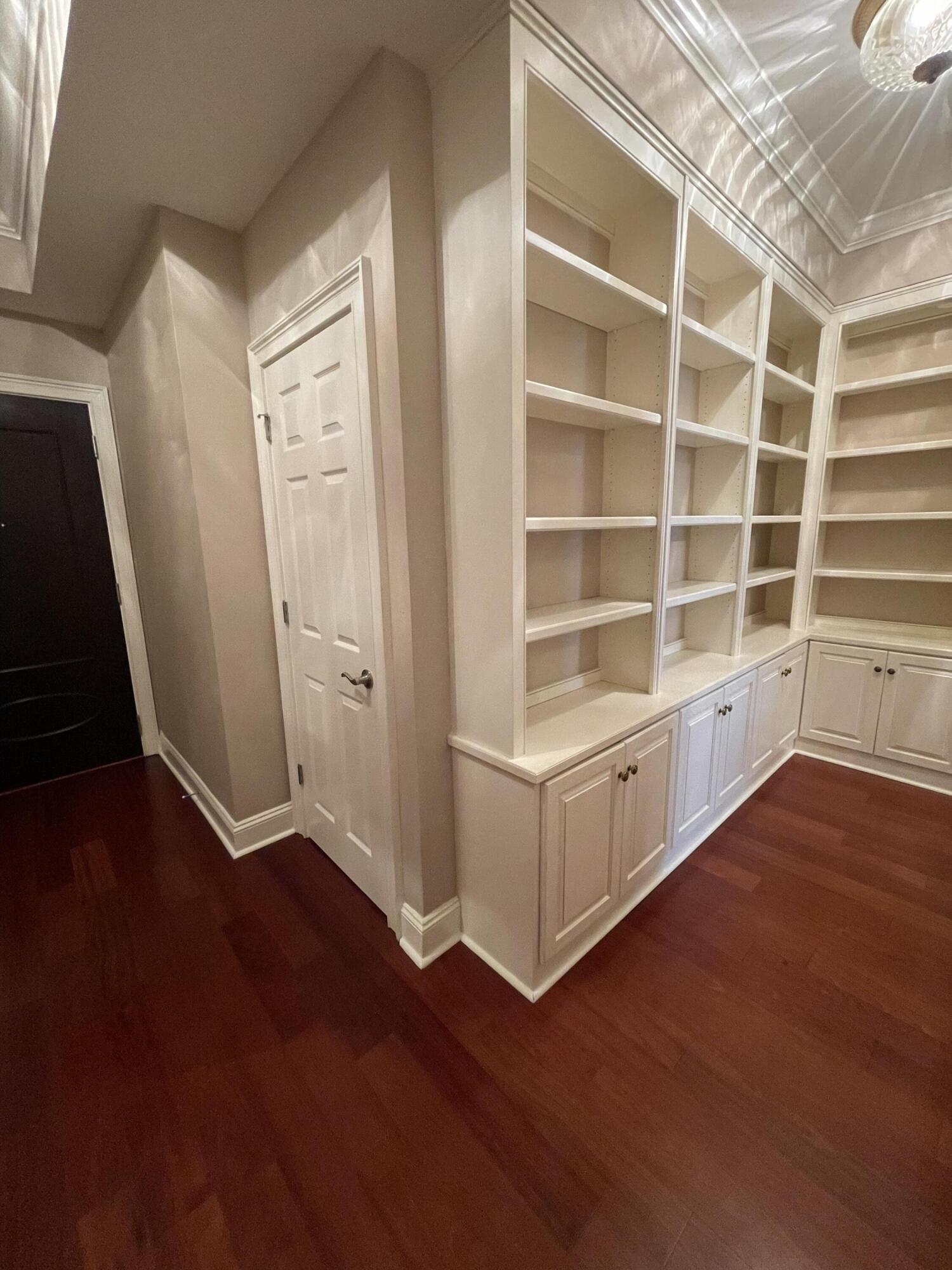498 Albemarle Road, Unit 201 Charleston, SC 29407 - Photo 6 of 38 28E56209-2C63-46A4-9A95-8FC496FD719C