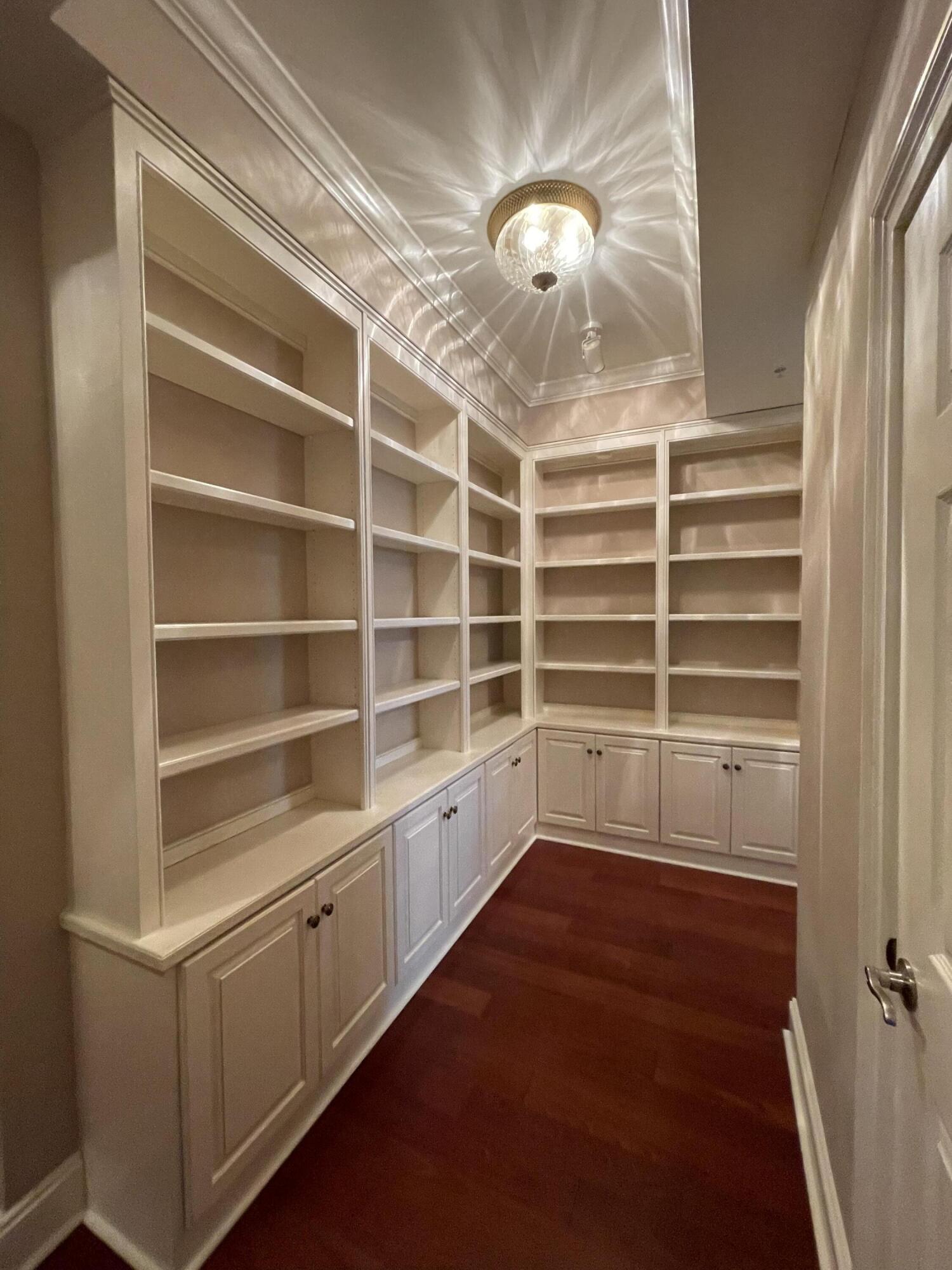498 Albemarle Road, Unit 201 Charleston, SC 29407 - Photo 8 of 38 91D6F727-D88C-4064-99F7-D7BB077D2B36