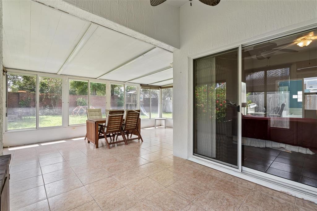 325 Longshadows Court Ocoee, FL 34761 - Photo 21 of 34 a dining area with furniture