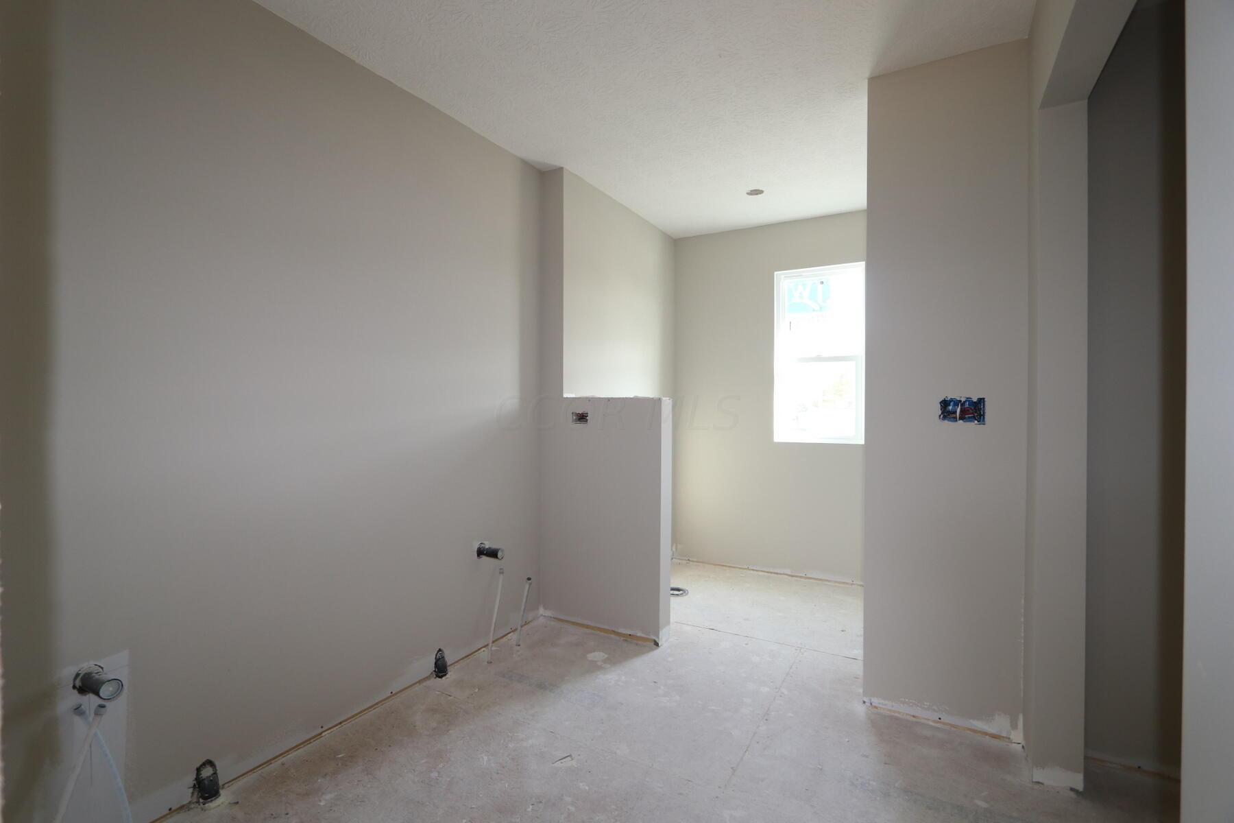 398 Cherry Hills Road Commercial Point, OH 43116 - Photo 9 of 21 Owner's Bathroom