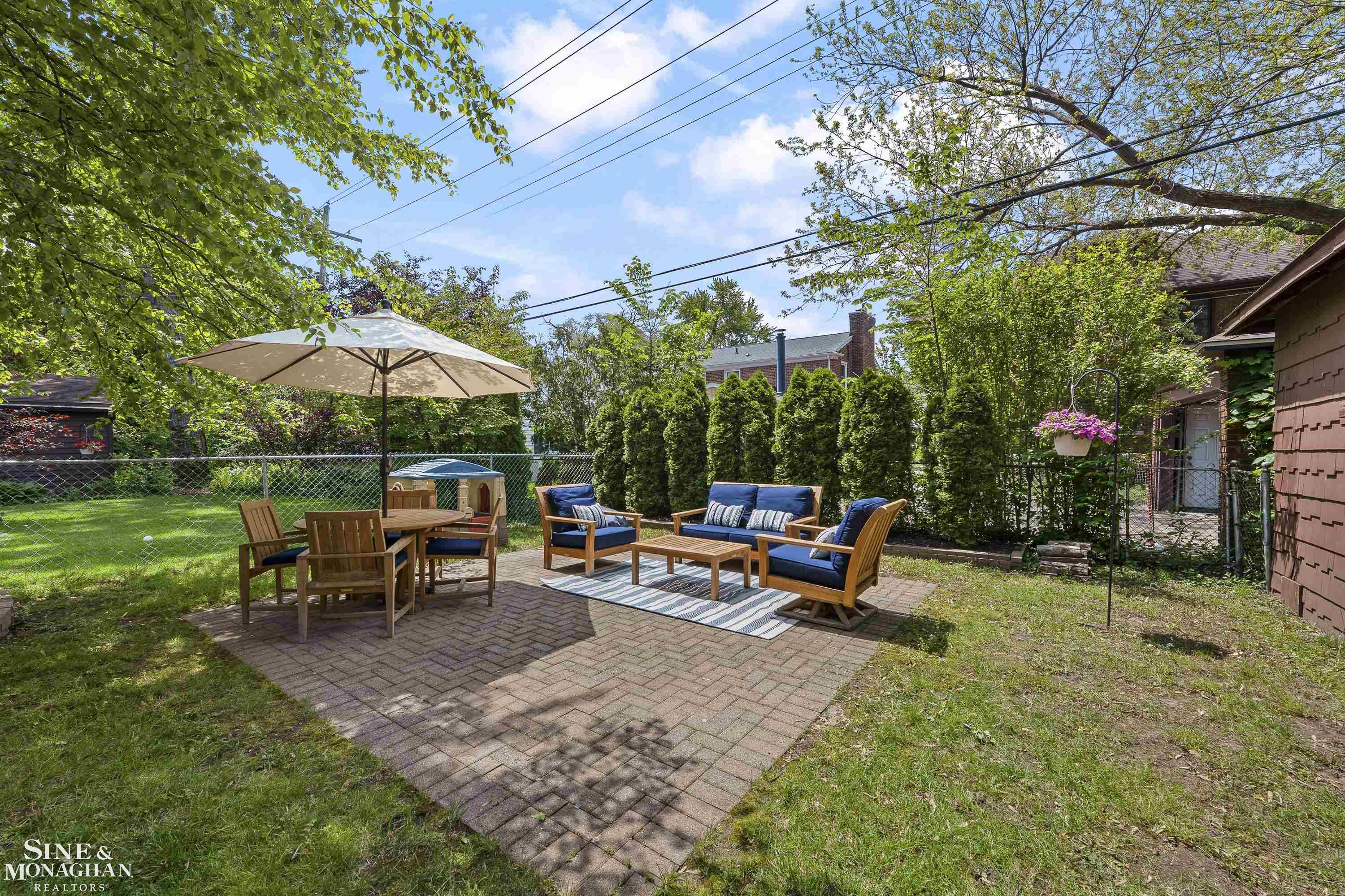 1231 Grayton Street Grosse Pointe, MI 48230 - Photo 44 of 53 50209299-943f6f7d-0553-4389-92e4-a0b00ae211cd.JPG