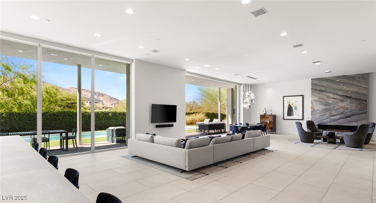 94 Hawk Ridge Drive Las Vegas, NV 89135 - Photo 3 of 60